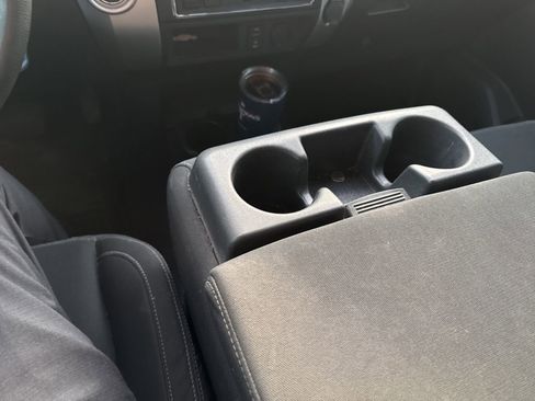 Used 2017 Nissan Titan SV image 15