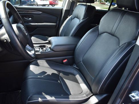 Used 2023 Honda Pilot Elite image 25