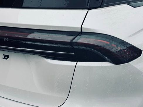 New 2026 Lincoln Nautilus Reserve w/ Jet Appearance Package image 6