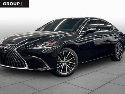 Used 2025 Lexus ES 300h w/ Premium Package