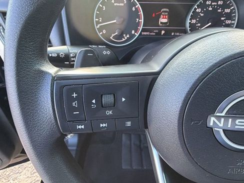 Used 2023 Nissan Rogue S image 23