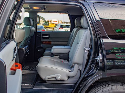 Used 2019 Toyota Sequoia Platinum image 15