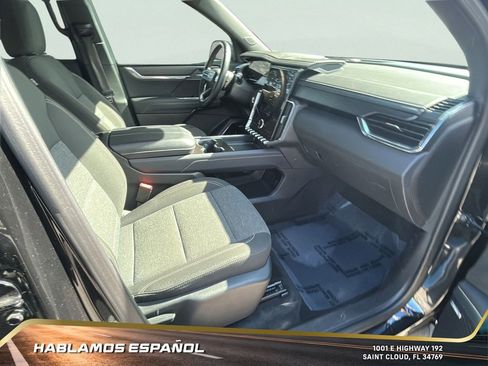 Used 2025 GMC Acadia Elevation image 31