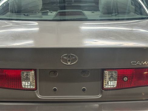 Used 2000 Toyota Camry CE w/ Value Pkg 1 FWD image 11