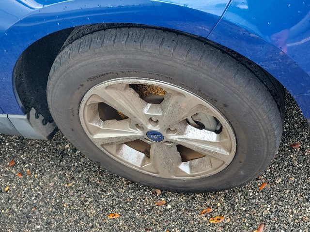 Used 2020 Ford Edge SE FWD image 6