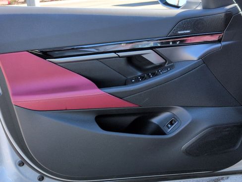 Used 2025 BMW i5 eDrive40i w/ Premium Package image 14