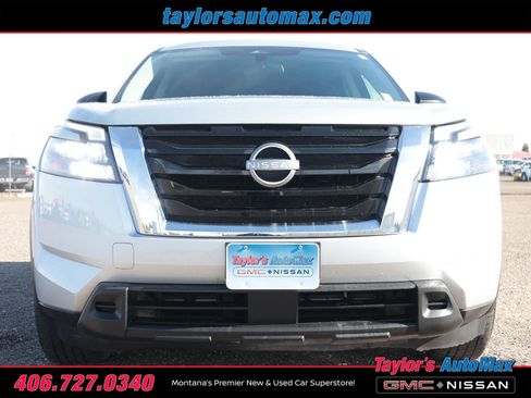 Used 2024 Nissan Pathfinder S image 36