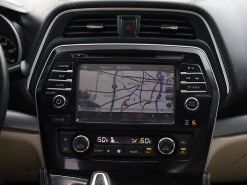 Used 2018 Nissan Maxima 3.5 SL FWD image 11