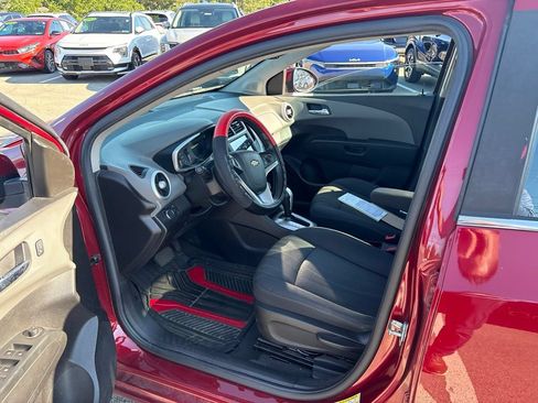 Used 2017 Chevrolet Sonic LT FWD image 17