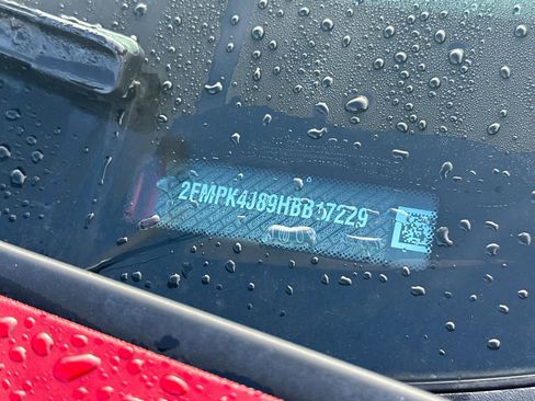 Used 2017 Ford Edge SEL w/ Equipment Group 201A image 12