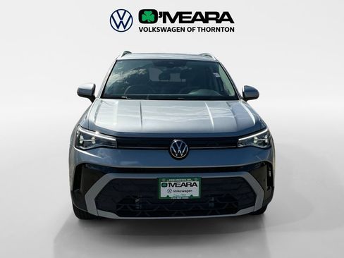 Used 2025 Volkswagen Taos SE w/ Panoramic Sunroof Package AWD/4WD image 8