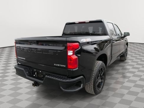 Used 2023 Chevrolet Silverado 1500 Custom image 3