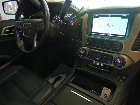 Used 2020 GMC Yukon Denali AWD/4WD image 5