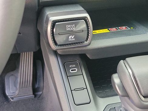 Used 2026 Toyota RAV4 XLE Premium FWD image 30