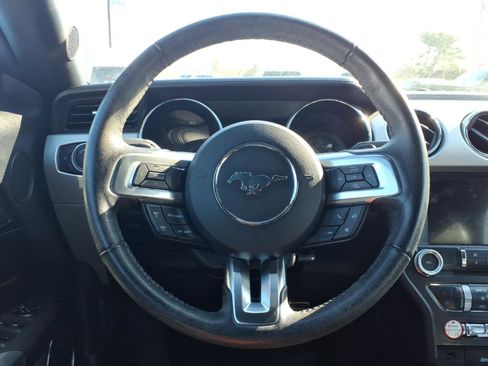 Used 2017 Ford Mustang Premium image 19