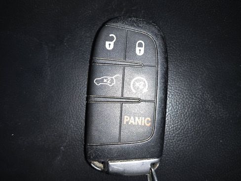 Used 2019 Jeep Grand Cherokee Altitude RWD image 32