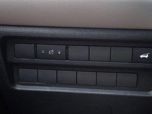 Used 2025 Mitsubishi Outlander AWD image 21