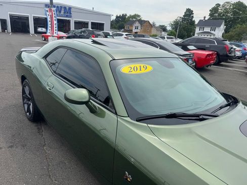 Used 2019 Dodge Challenger R/T Scat Pack w/ Shaker Package RWD image 14