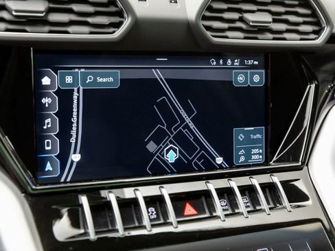 Used 2022 Lamborghini Urus image 33