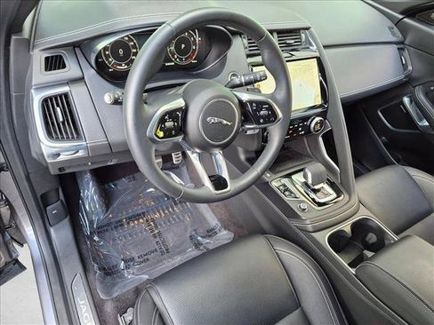 Certified 2024 Jaguar E-PACE R-Dynamic SE AWD/4WD image 10