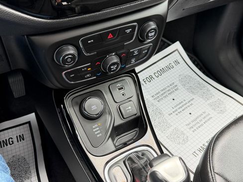 Used 2020 Jeep Compass Latitude image 22