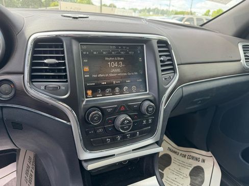 Used 2014 Jeep Grand Cherokee Overland w/ Advanced Technology Group image 16