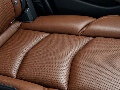 Used 2019 Cadillac Escalade Luxury AWD/4WD image 40