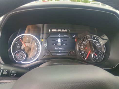 Used 2025 RAM 1500 Big Horn AWD/4WD image 13