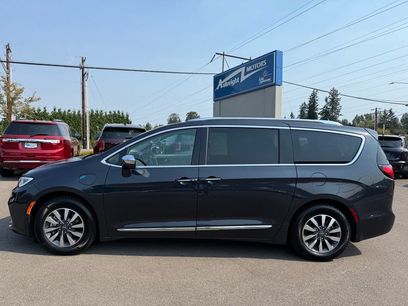 Used 2021 Chrysler Pacifica Limited w/ Premium & Safety Sphere Group