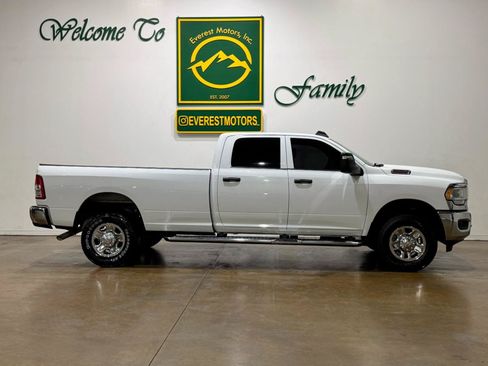 Used 2023 RAM 2500 Tradesman AWD/4WD image 2