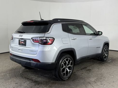 Used 2025 Jeep Compass Limited AWD/4WD image 9