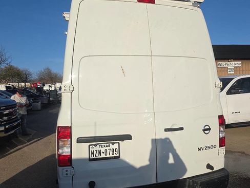 Used 2020 Nissan NV 2500 SV image 5