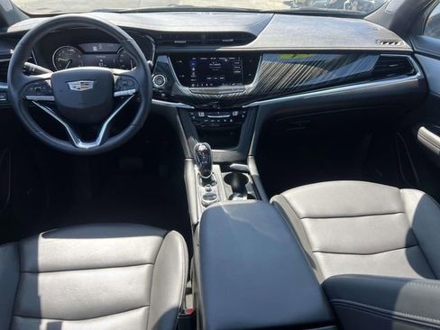 Used 2024 Cadillac XT6 Premium Luxury AWD/4WD image 15