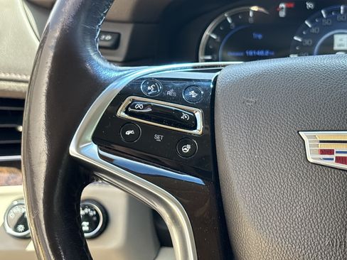 Used 2017 Cadillac Escalade Luxury AWD/4WD image 18