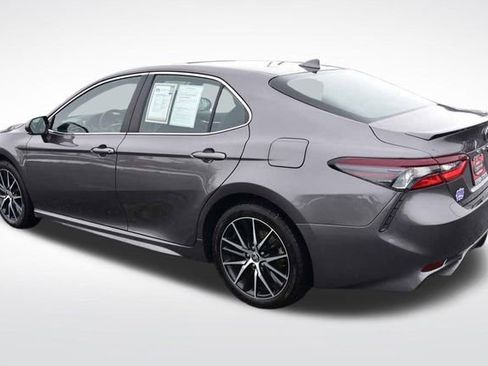 Certified 2023 Toyota Camry SE image 3