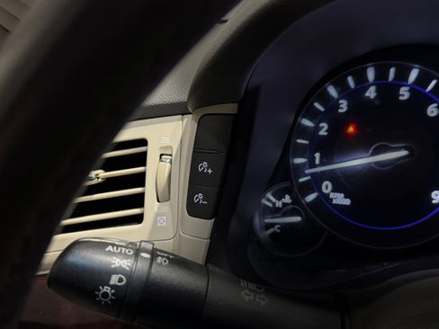 Used 2016 INFINITI Q70 3.7 image 24