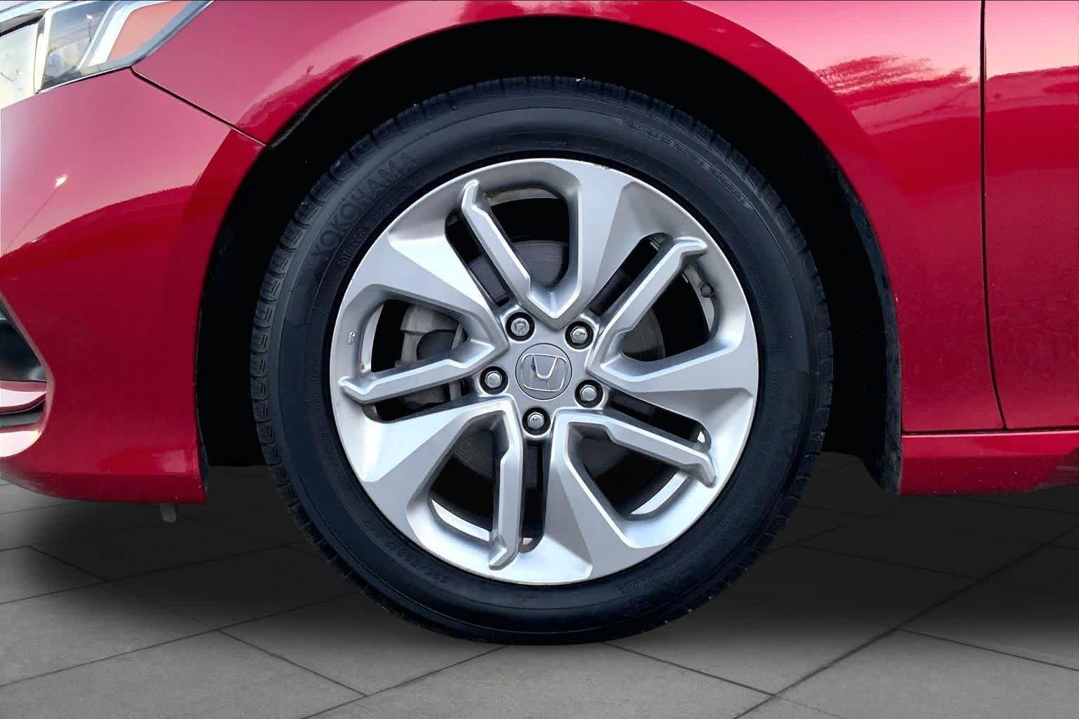 Used 2019 Honda Accord LX image 11