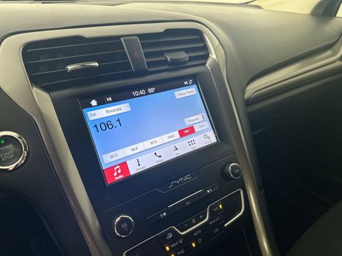 Used 2019 Ford Fusion SE image 13