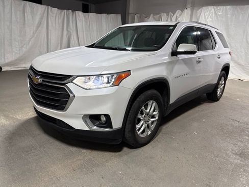 Used 2021 Chevrolet Traverse LT FWD image 3