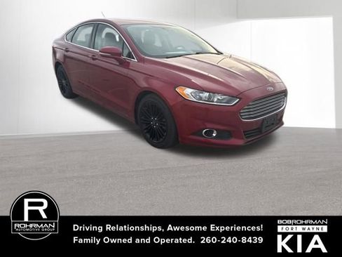 Used 2016 Ford Fusion SE w/ Equipment Group 202A image 6
