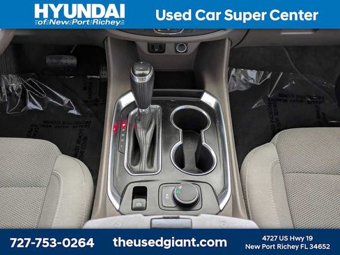 Used 2019 Chevrolet Traverse LT FWD image 25