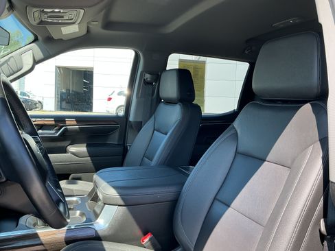 Used 2023 Chevrolet Silverado 1500 RST AWD/4WD image 5