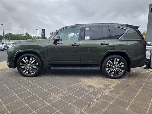 New 2025 Lexus LX 600 4WD w/ Luxury Package image 5