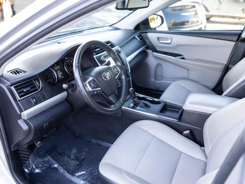 Used 2016 Toyota Camry SE image 29