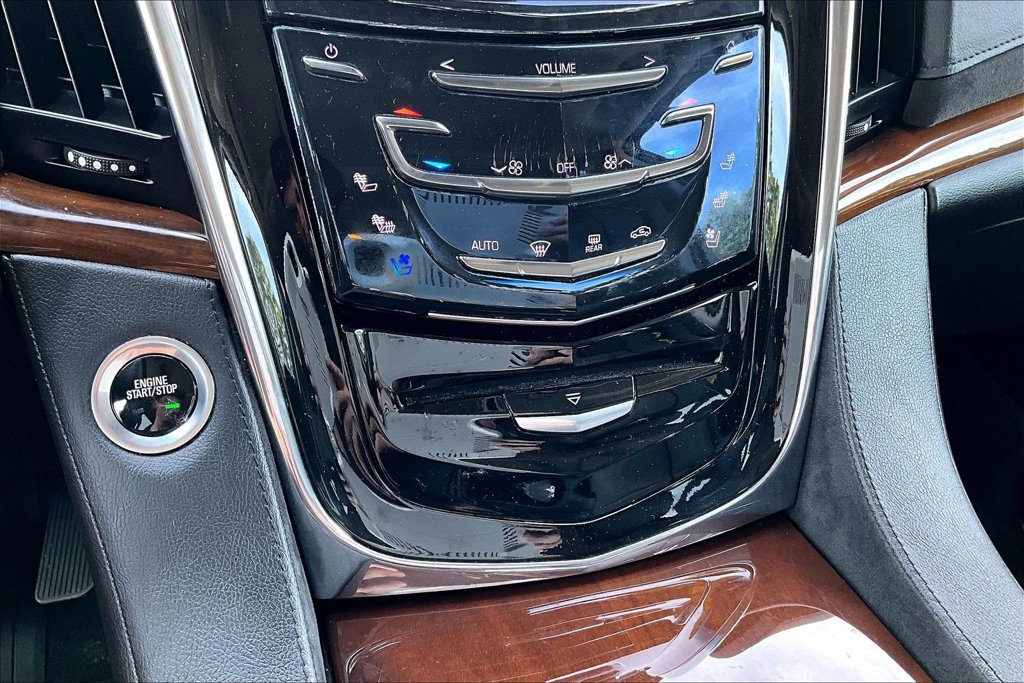 Used 2017 Cadillac Escalade ESV Luxury AWD/4WD image 15