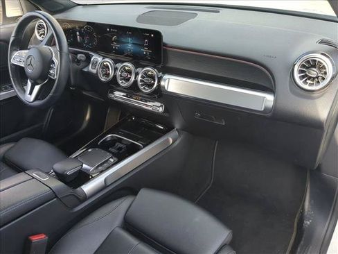 Used 2023 Mercedes-Benz GLB 250 4MATIC image 23