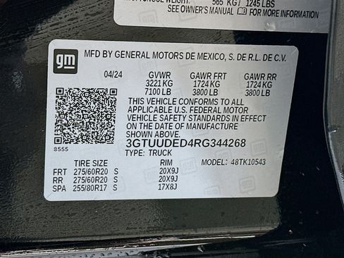 Used 2024 GMC Sierra 1500 SLT w/ SLT Premium Plus Package image 31