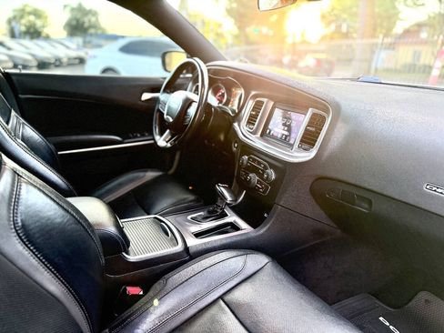 Used 2020 Dodge Charger SXT w/ Leather Interior Group RWD image 11