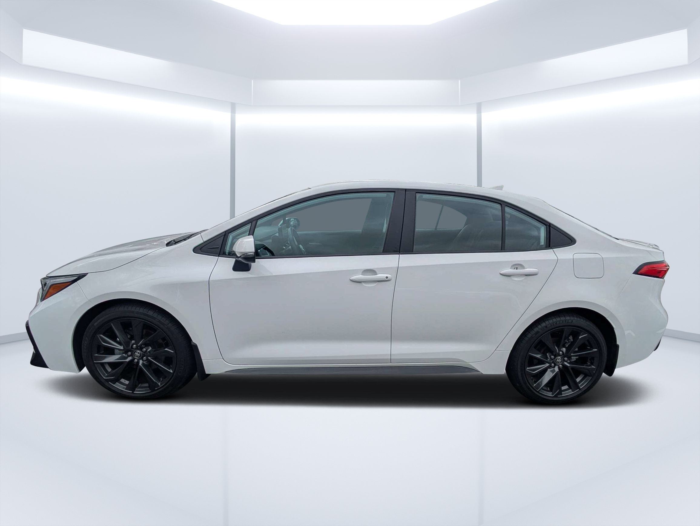 Used 2026 Toyota Corolla SE FWD image 6