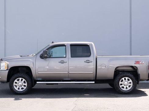 Used 2014 Chevrolet Silverado 3500 LTZ AWD/4WD image 22